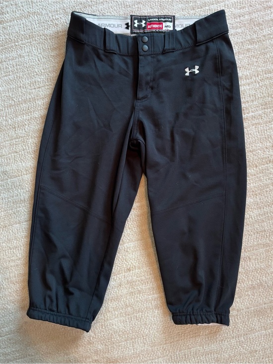 Under Armour Pants - Under Armour Softball Cropped Black Athletic Pants with Silver Logo